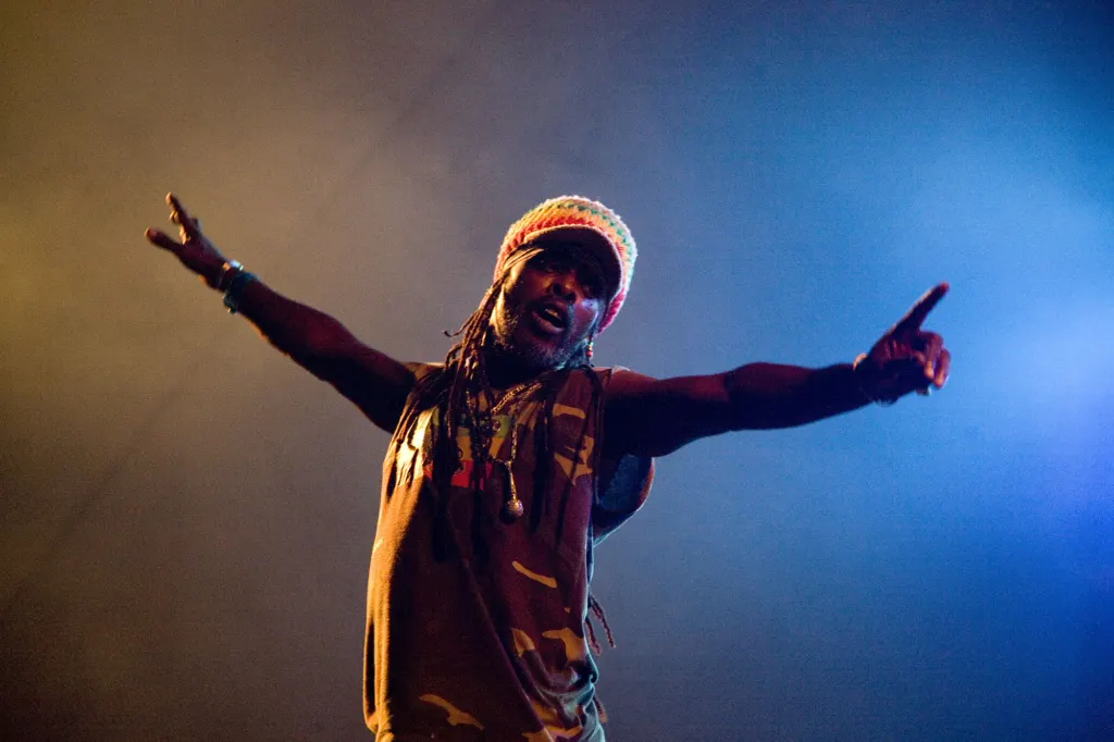 The Bug with Warrior Queen · Dour Festival 2008